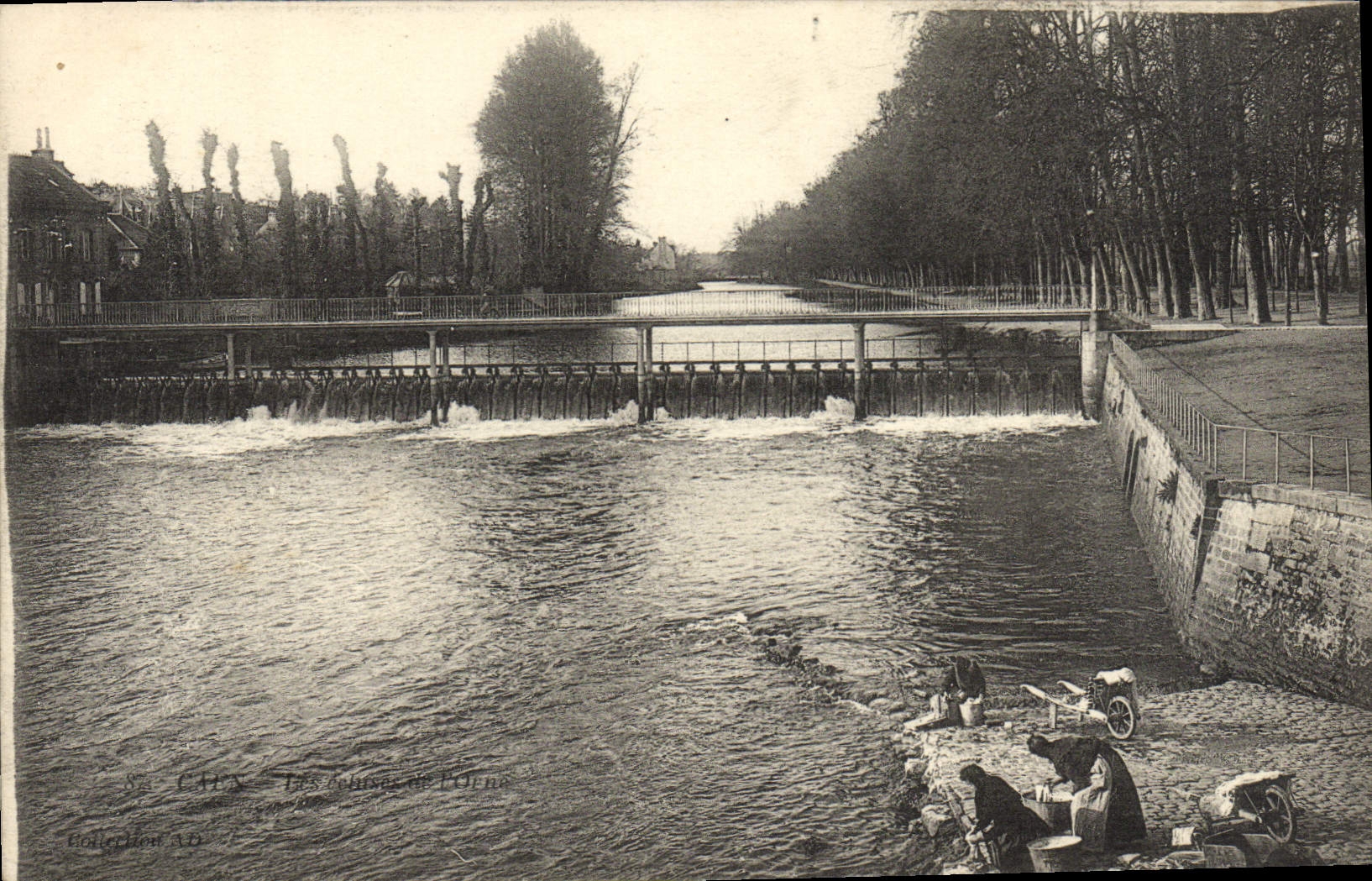 CPA Caen Les ecluses de l'Orne Lavandieres