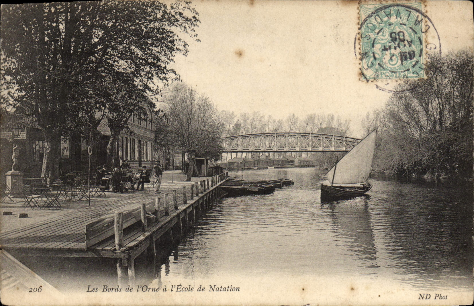 Bordes de la POSTAL de la VENDIMIA de Orne en la escuela de la natación
