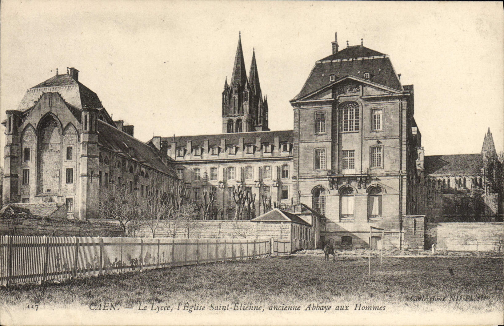 POSTAL Caen de la VENDIMIA la universidad la abadía vieja santa de Etienne de la iglesia con los hombres