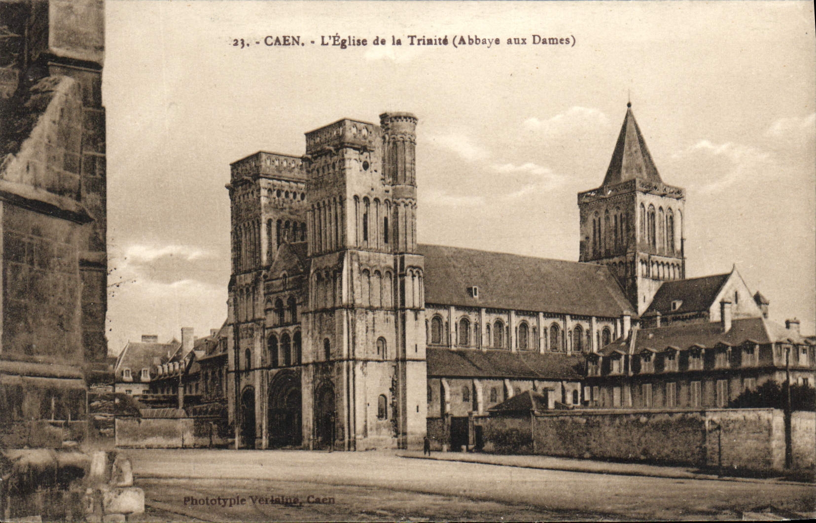 CPA Caen L'Eglise de la Trinite Abbaye aux Dames