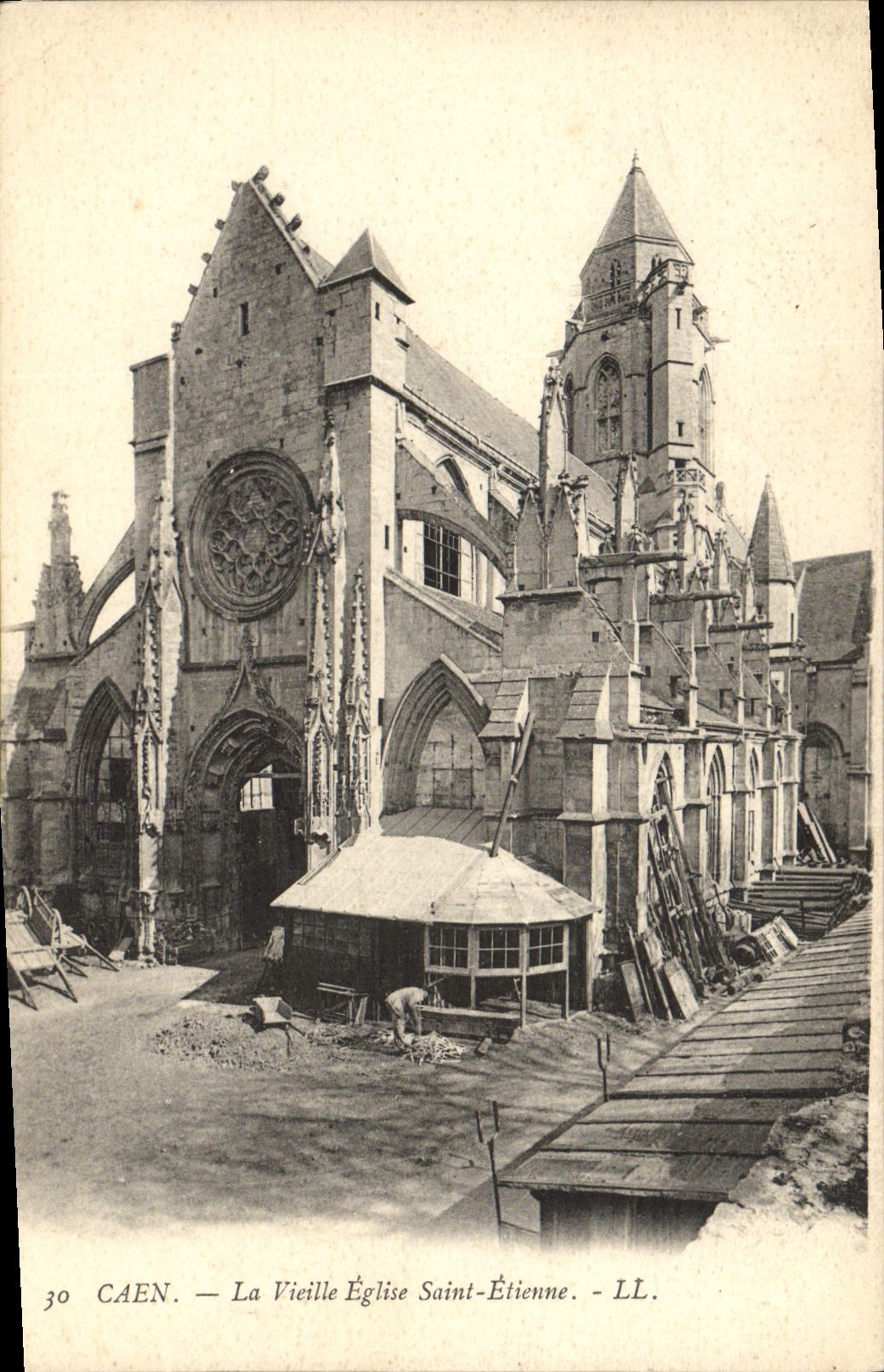 POSTAL Caen de la VENDIMIA la iglesia vieja Etienne Saint