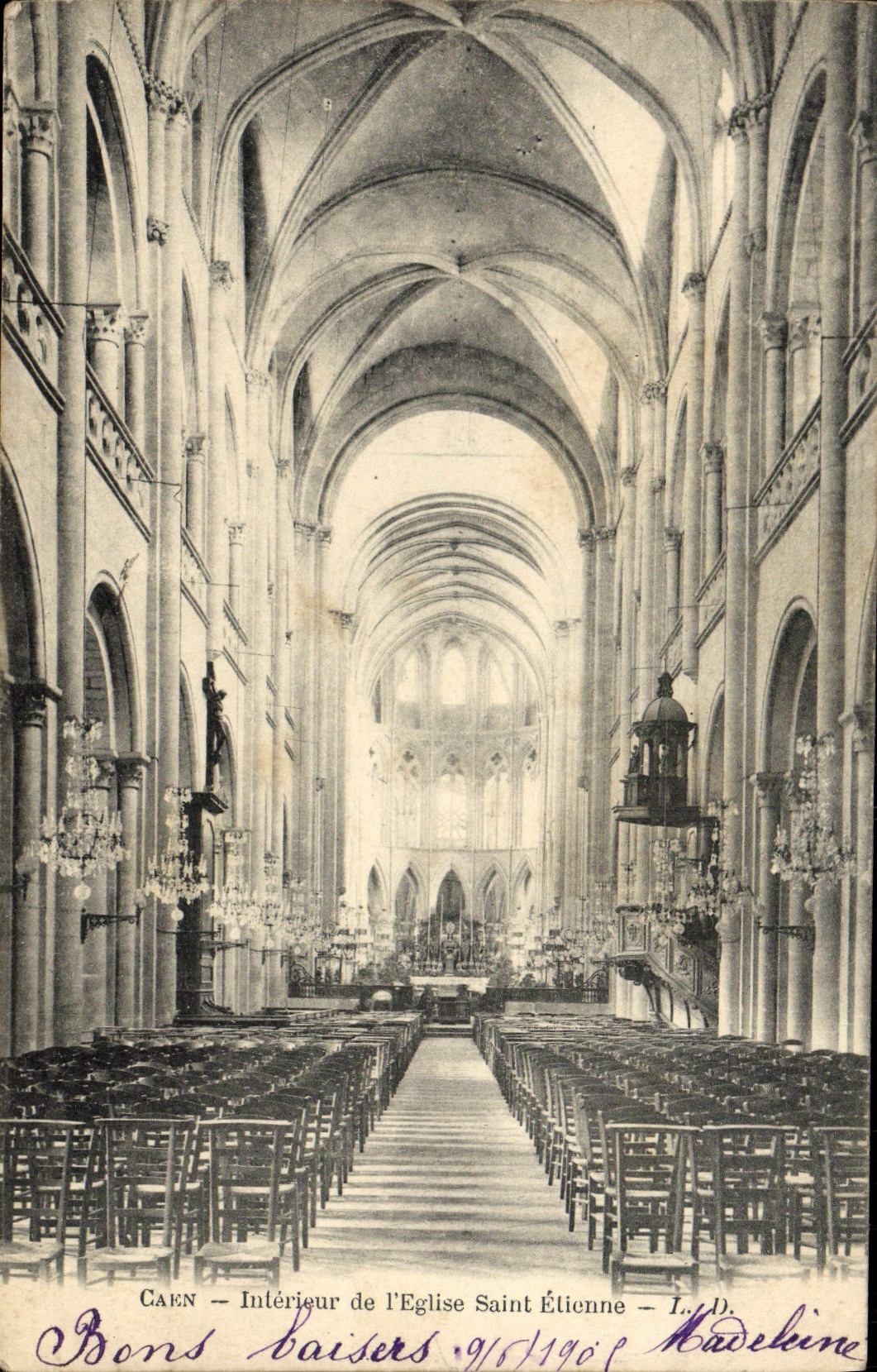 CPA Caen Interieur de l'Eglise Saint Etienne