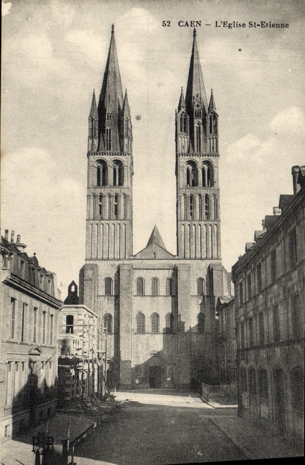 POSTAL Caen de la VENDIMIA la iglesia St. Etienne