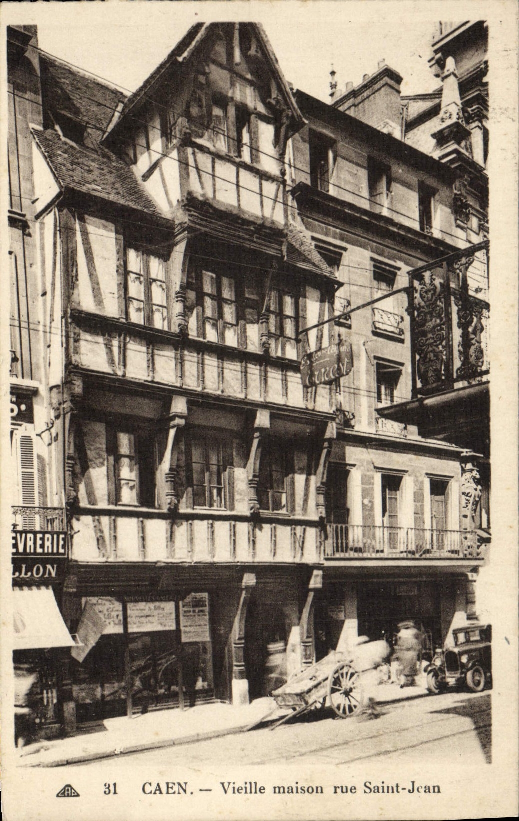 VINTAGE POSTCARD Caen Old woman House Street St Jean