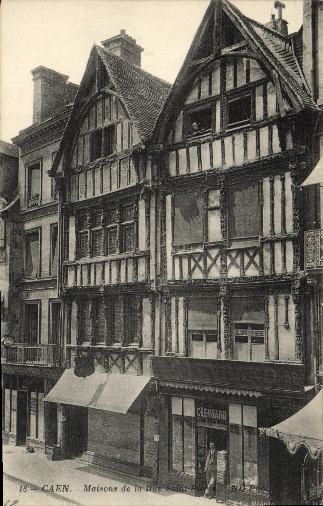 CPA Caen Maisons de la Rue Saint Pierre Evrard
