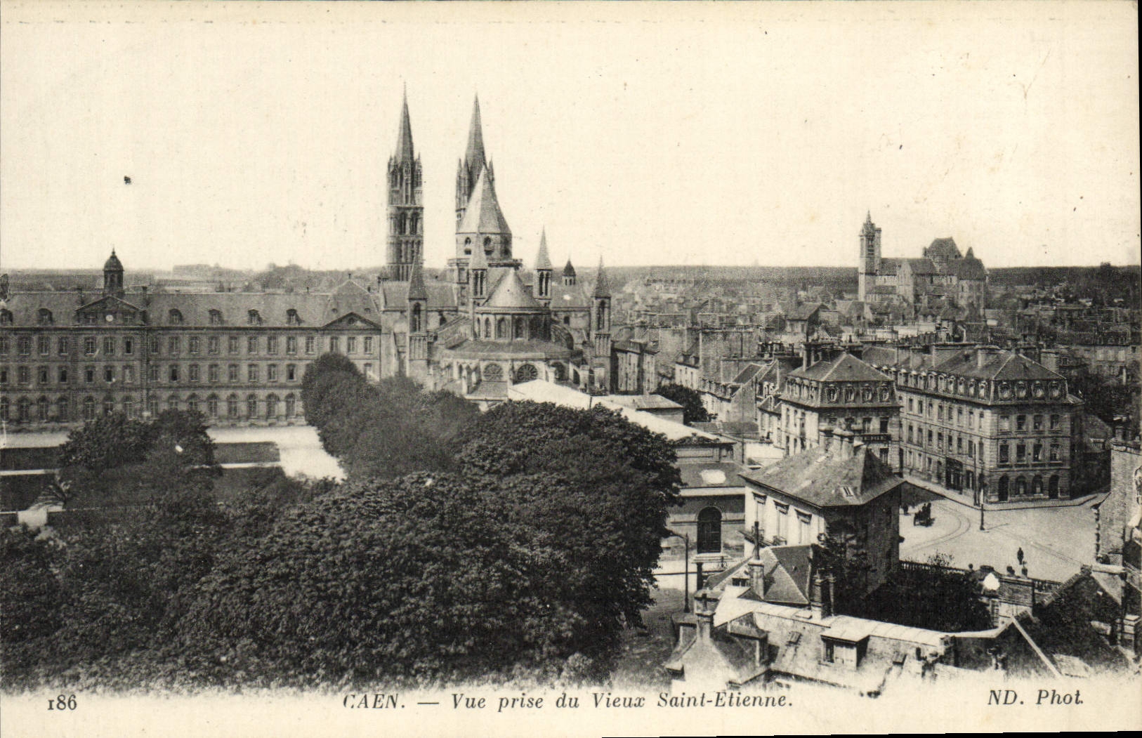 CPA Caen Vue prise du Vieux Saint Etienne 
