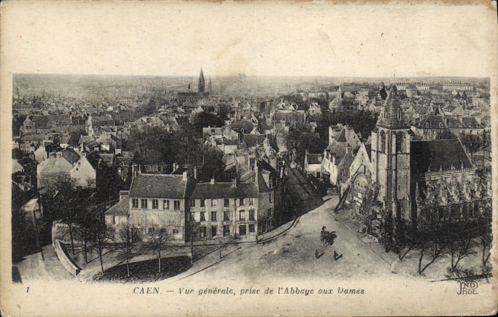 CPA Caen Vue generale prise de l'Abbaye aux Dames 