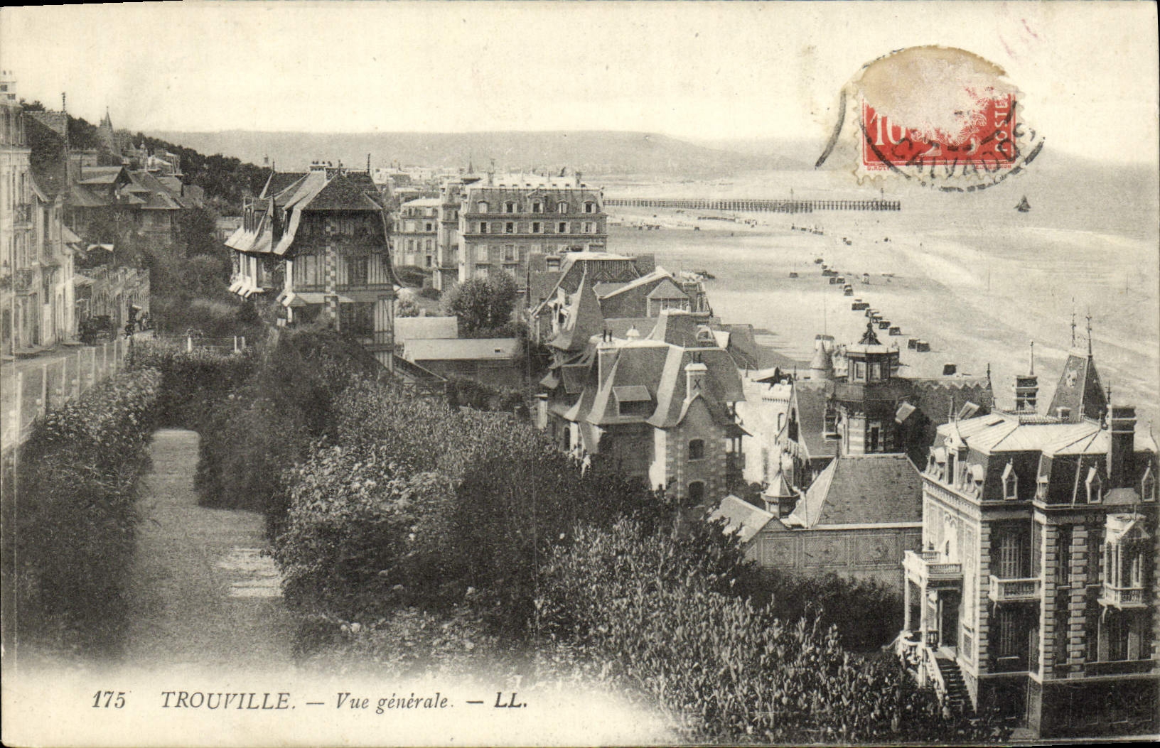 CPA Trouville Vue generale 