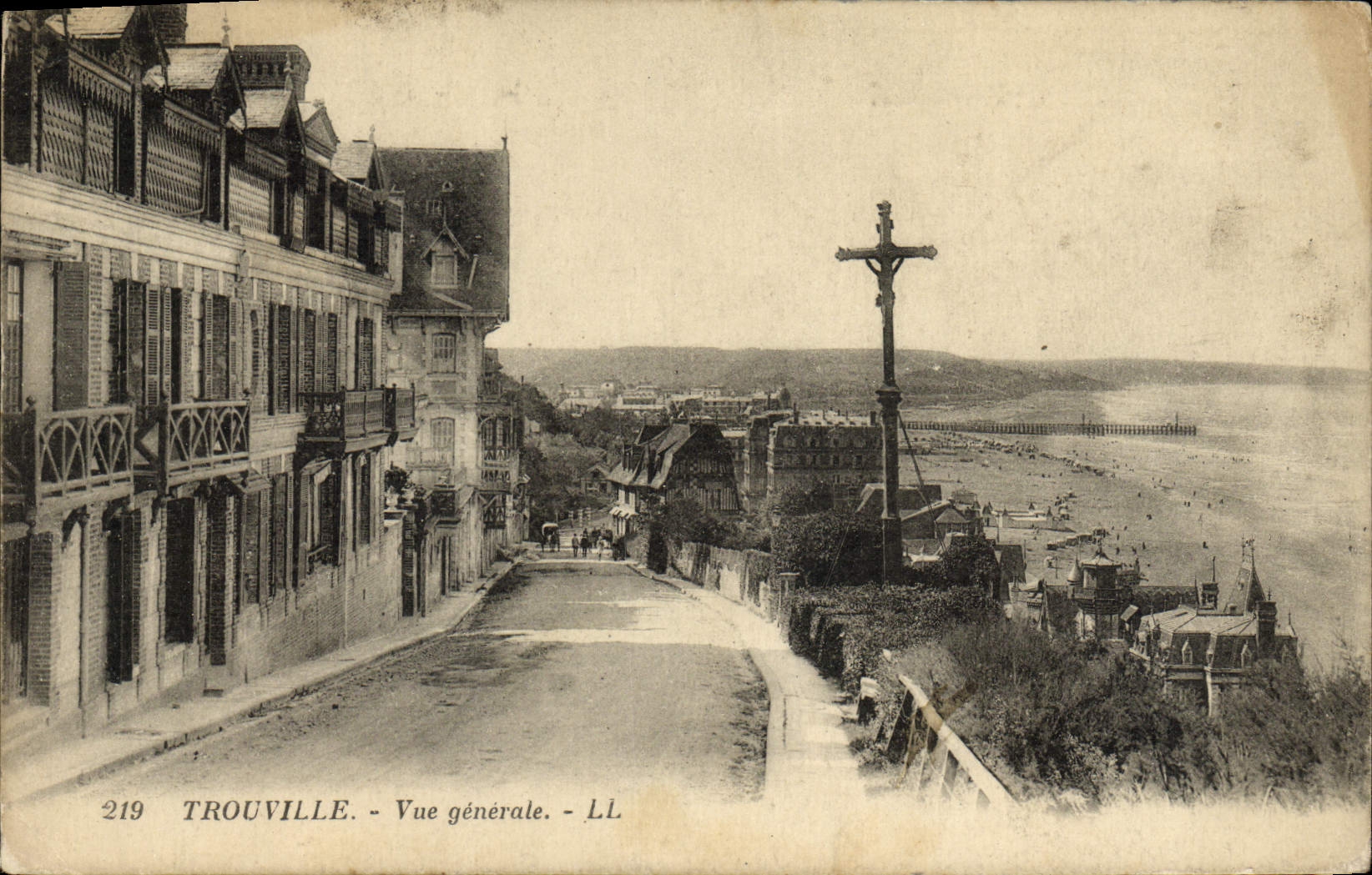 CPA Trouville Vue generale 