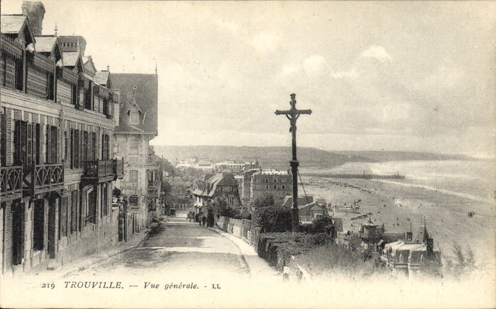 CPA Trouville Vue generale 