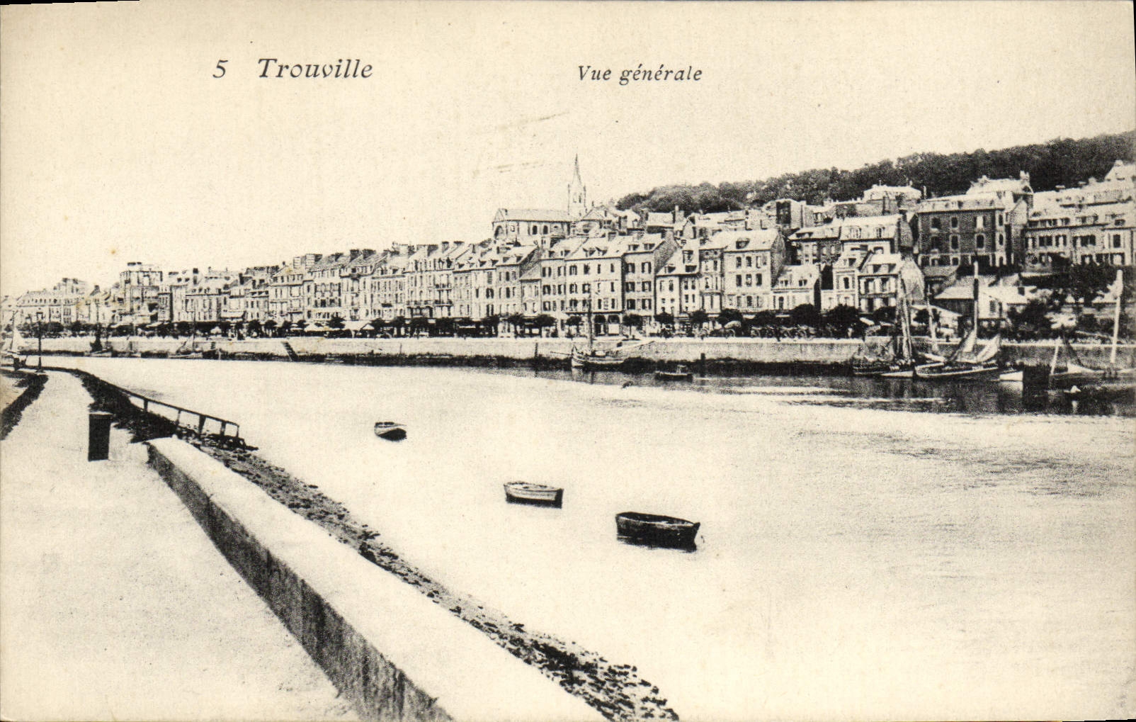 CPA Trouville Vue generale 