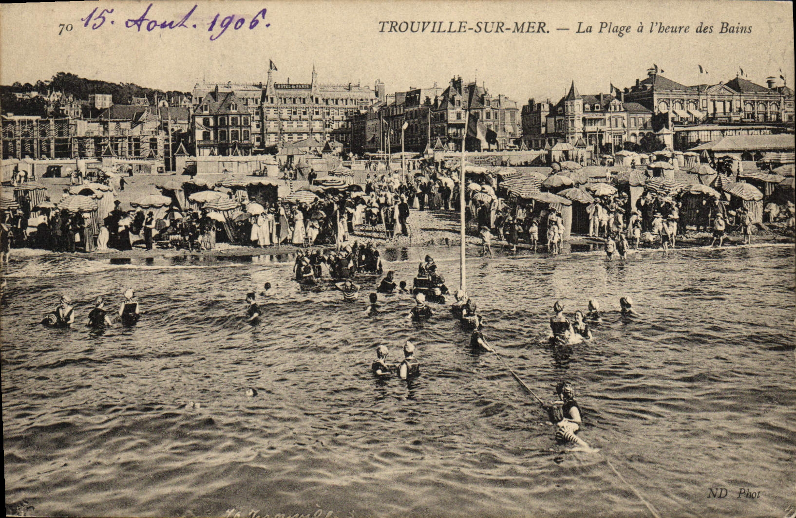CPA Trouville sur Mer La Plage a l'heure des Bains 