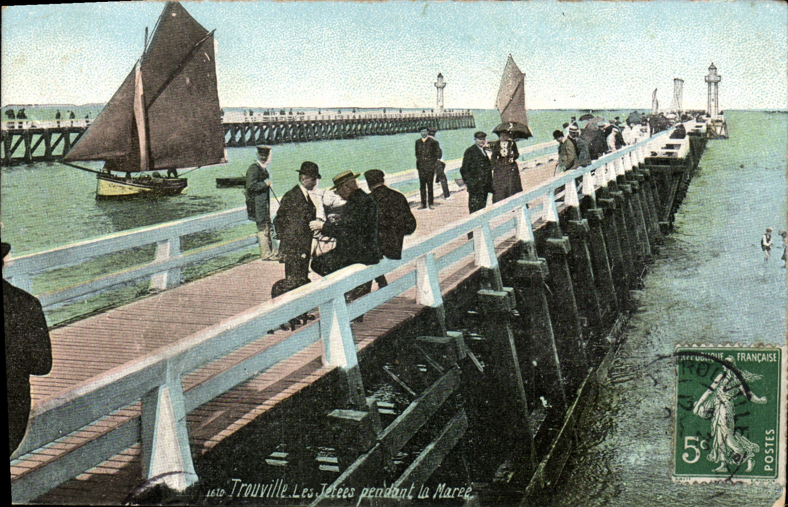VINTAGE POSTCARD Trouville Piers During the Tide Boats