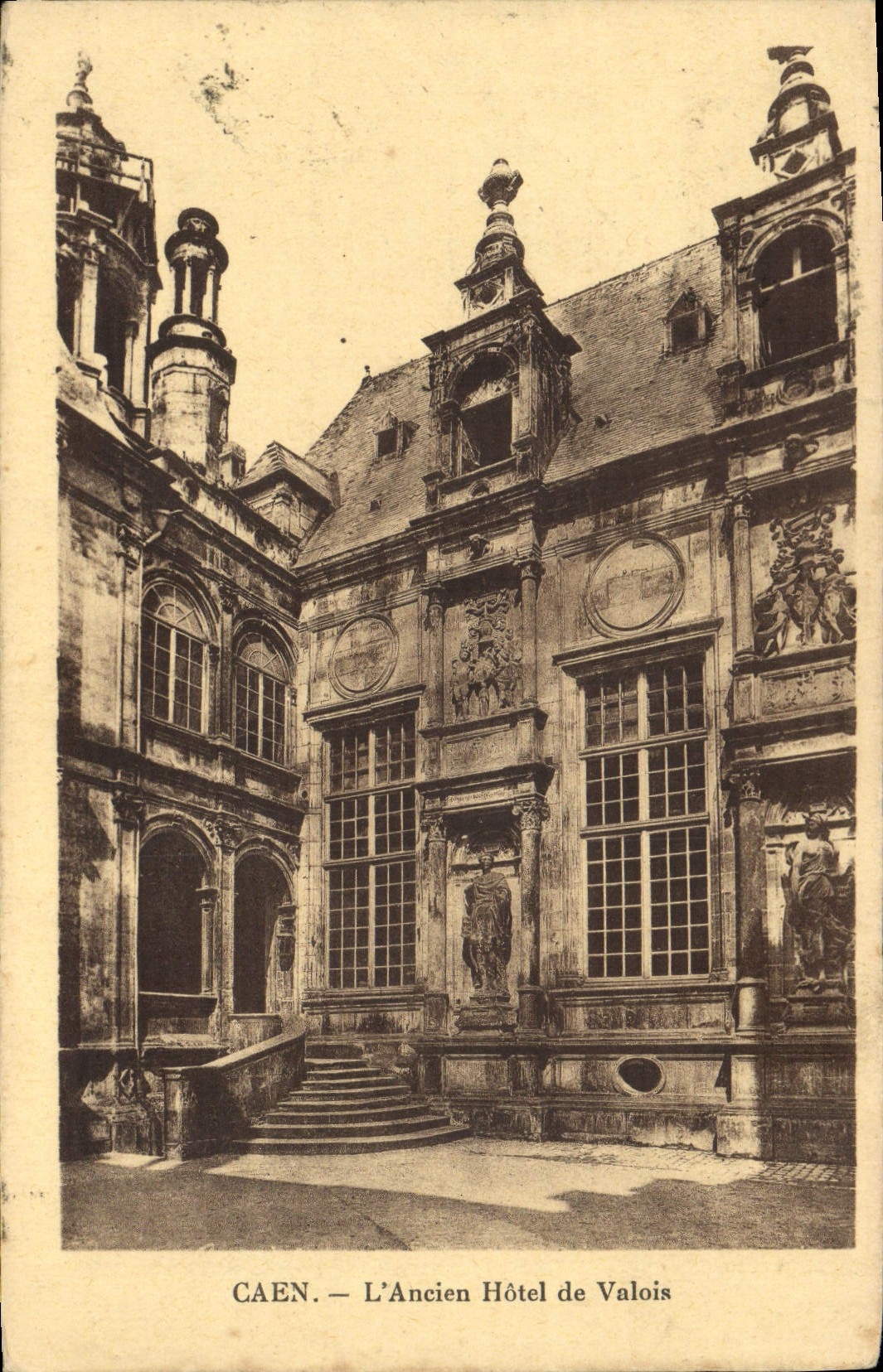 VINTAGE POSTCARD Caen the old hotel of the valois