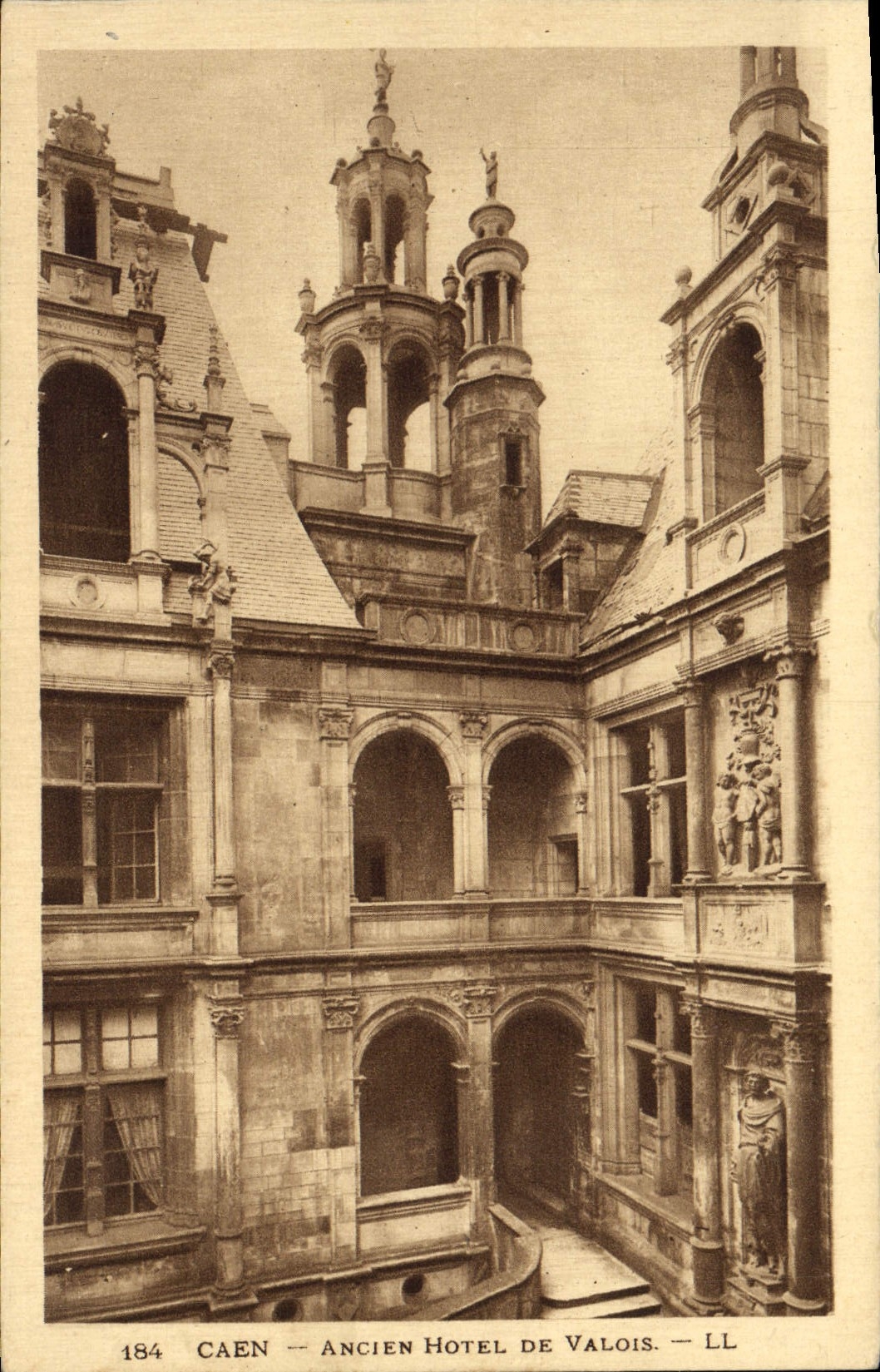 CPA Caen ancien hotel de valois