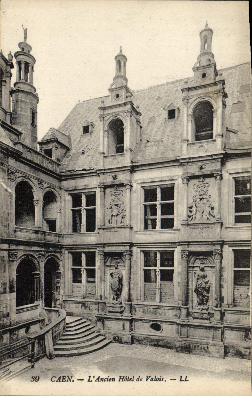 CPA Caen l'ancien hotel de valois