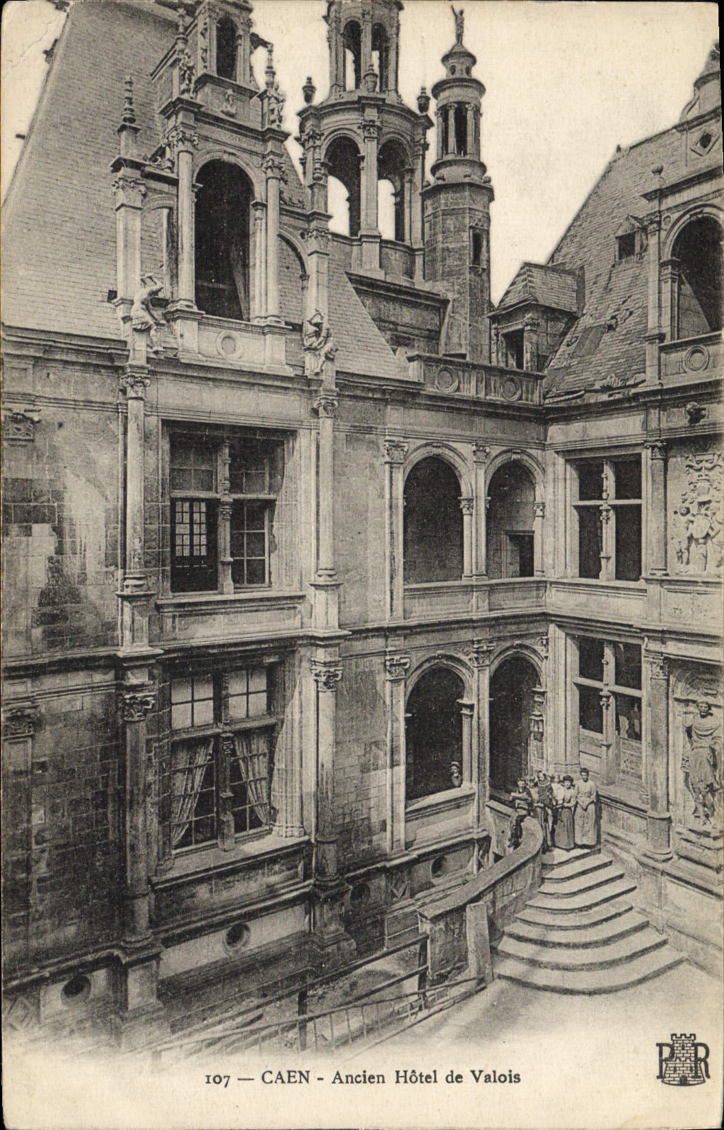 CPA Caen ancien hotel de valois