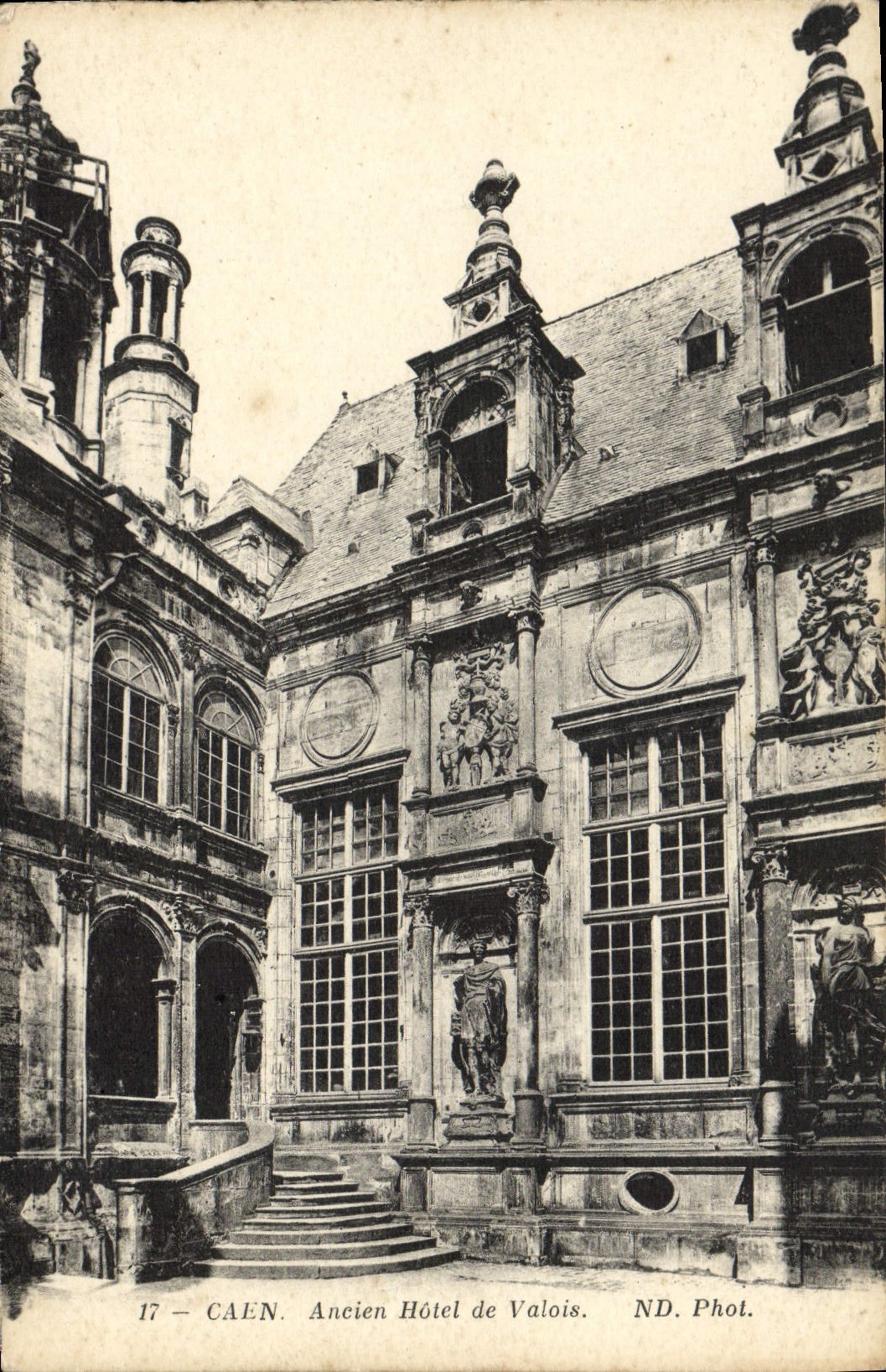 CPA Caen ancien hotel de valois