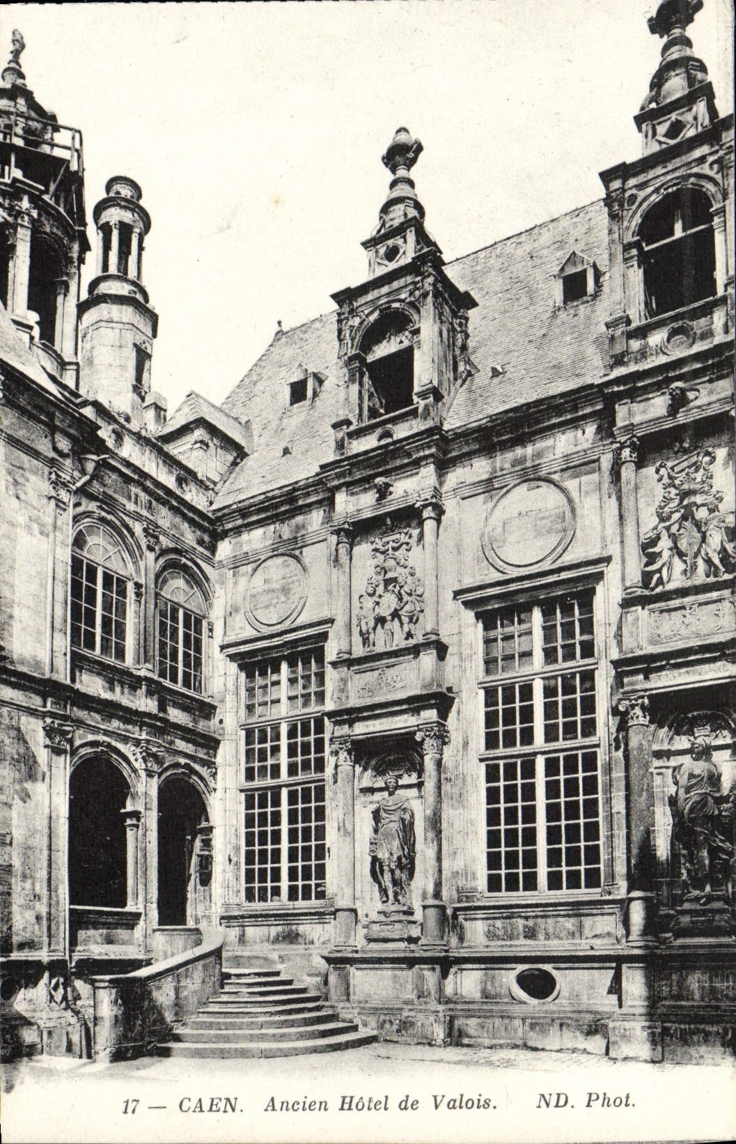 CPA Caen ancien hotel de valois