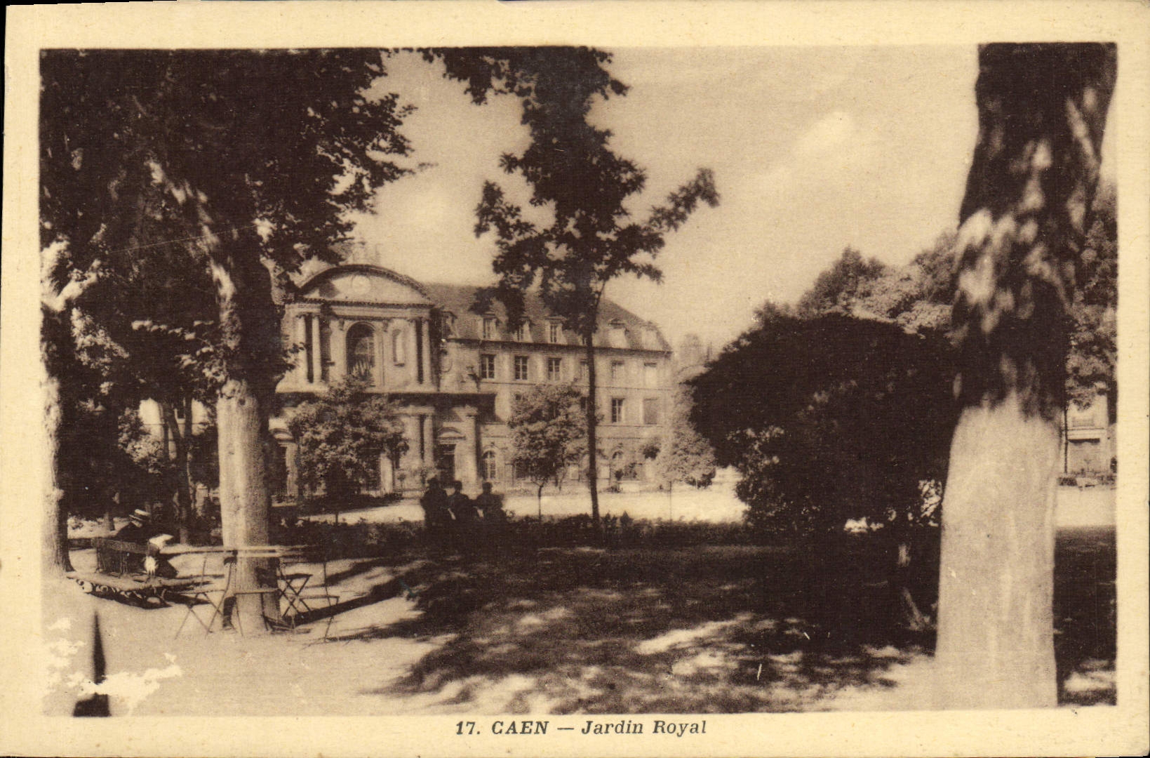 VINTAGE POSTCARD Caen royal Garden