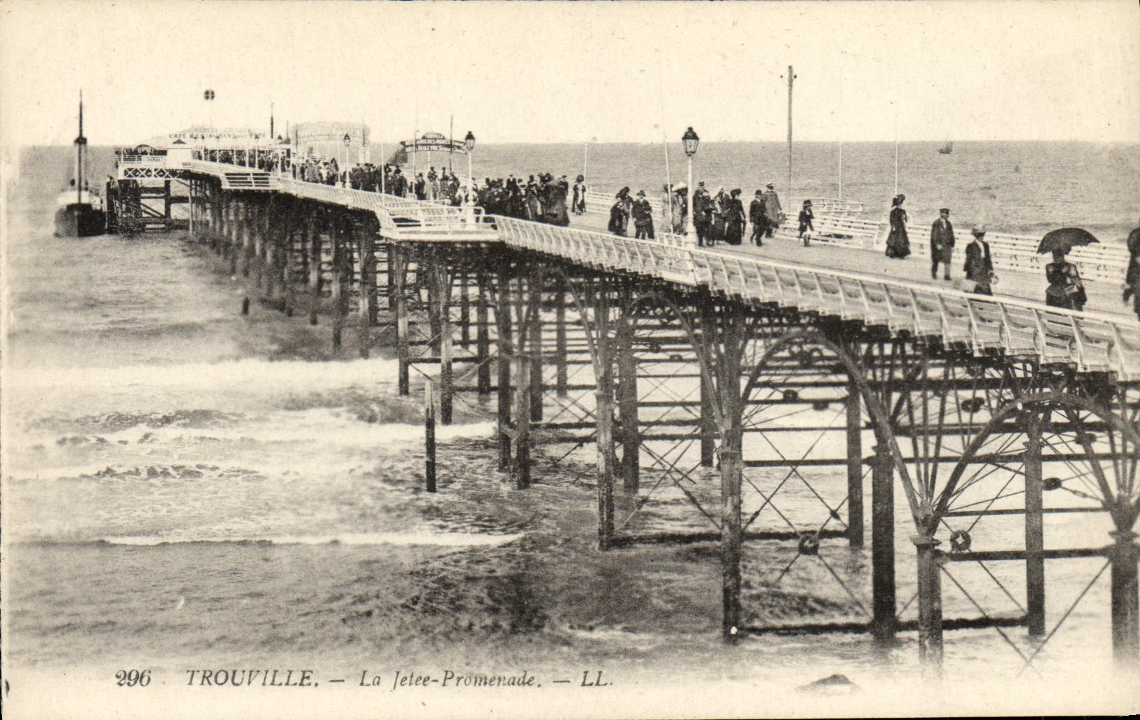 CPA Trouville La jetee promenade