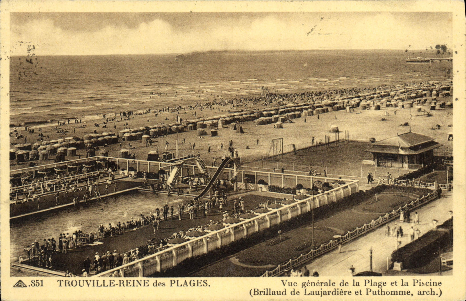 CPA Trouville Reine des plages vue generale de la plage et la piscine