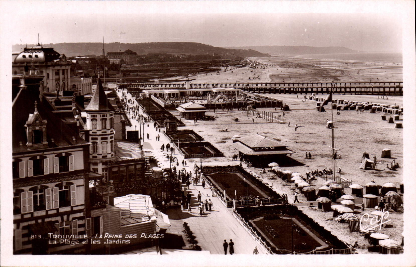 MODERN CARD Trouville the queen of the beach the beach and gardens