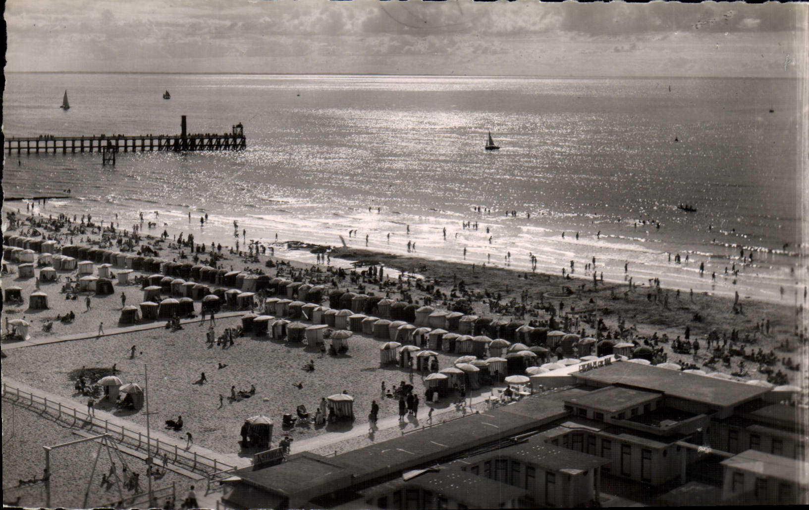 CPA Trouville la reine des plages Vue generale de la plage