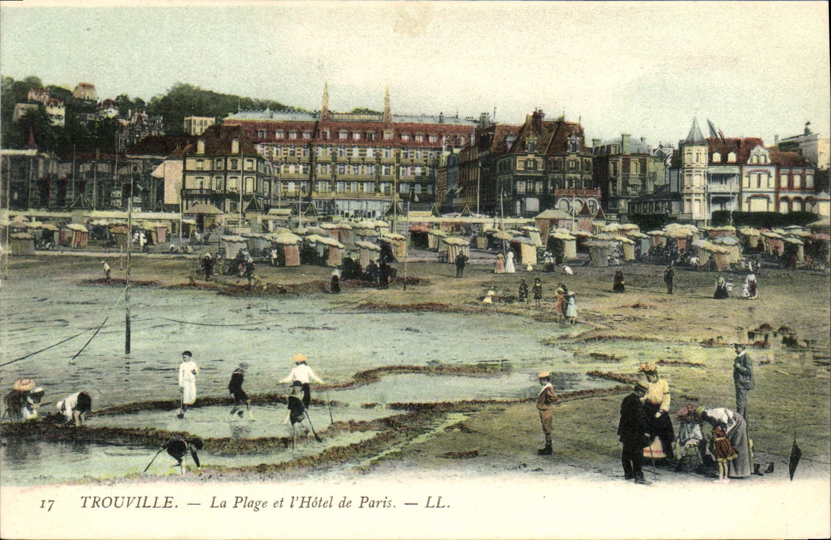 VINTAGE POSTCARD Trouville the beach and the hotel of bets