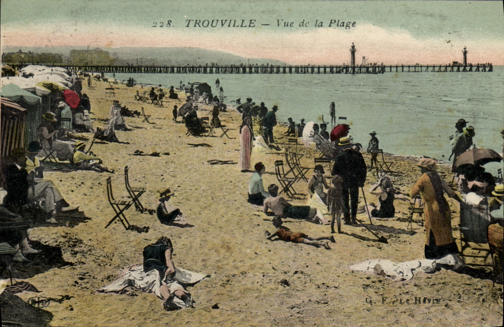 CPA Trouville Vue de la plage