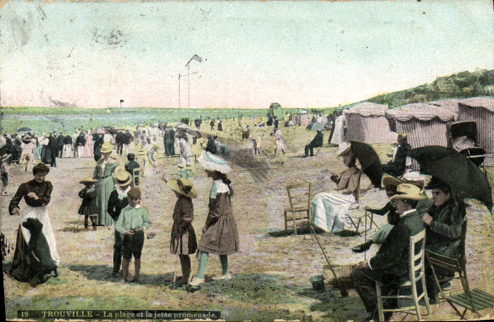 CPA Trouville la plage et la jetee promenade