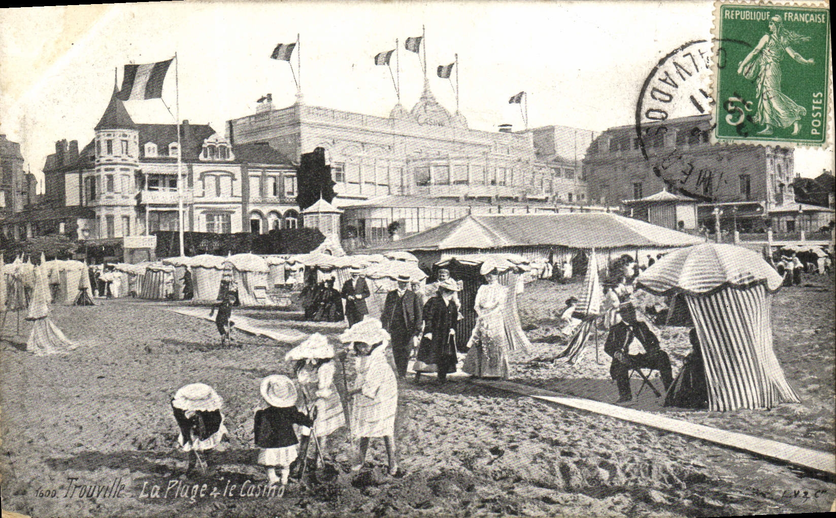 VINTAGE POSTCARD Trouville the beach the casino