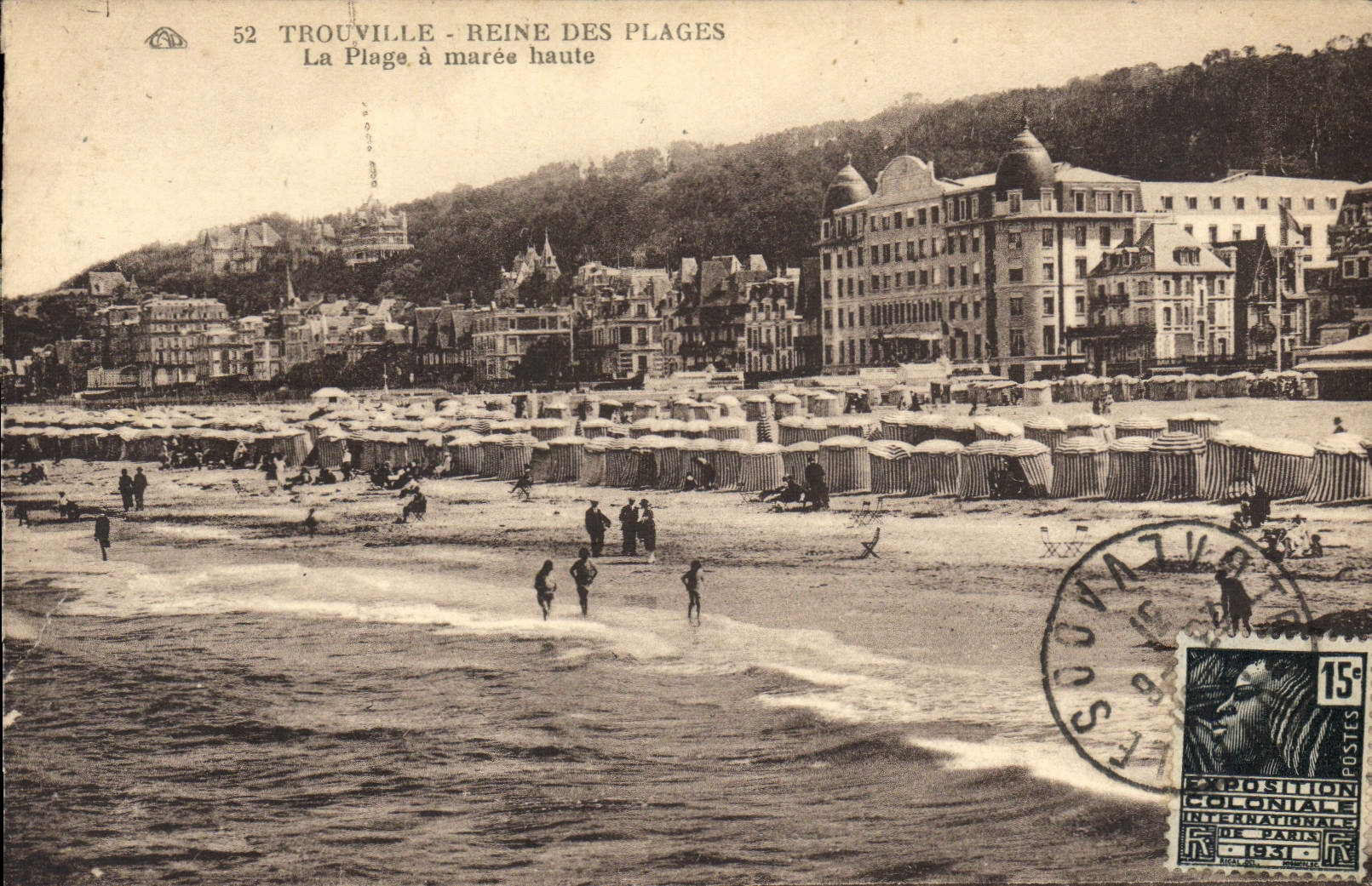 CPA Trouville reine des plage la plage a maree haute