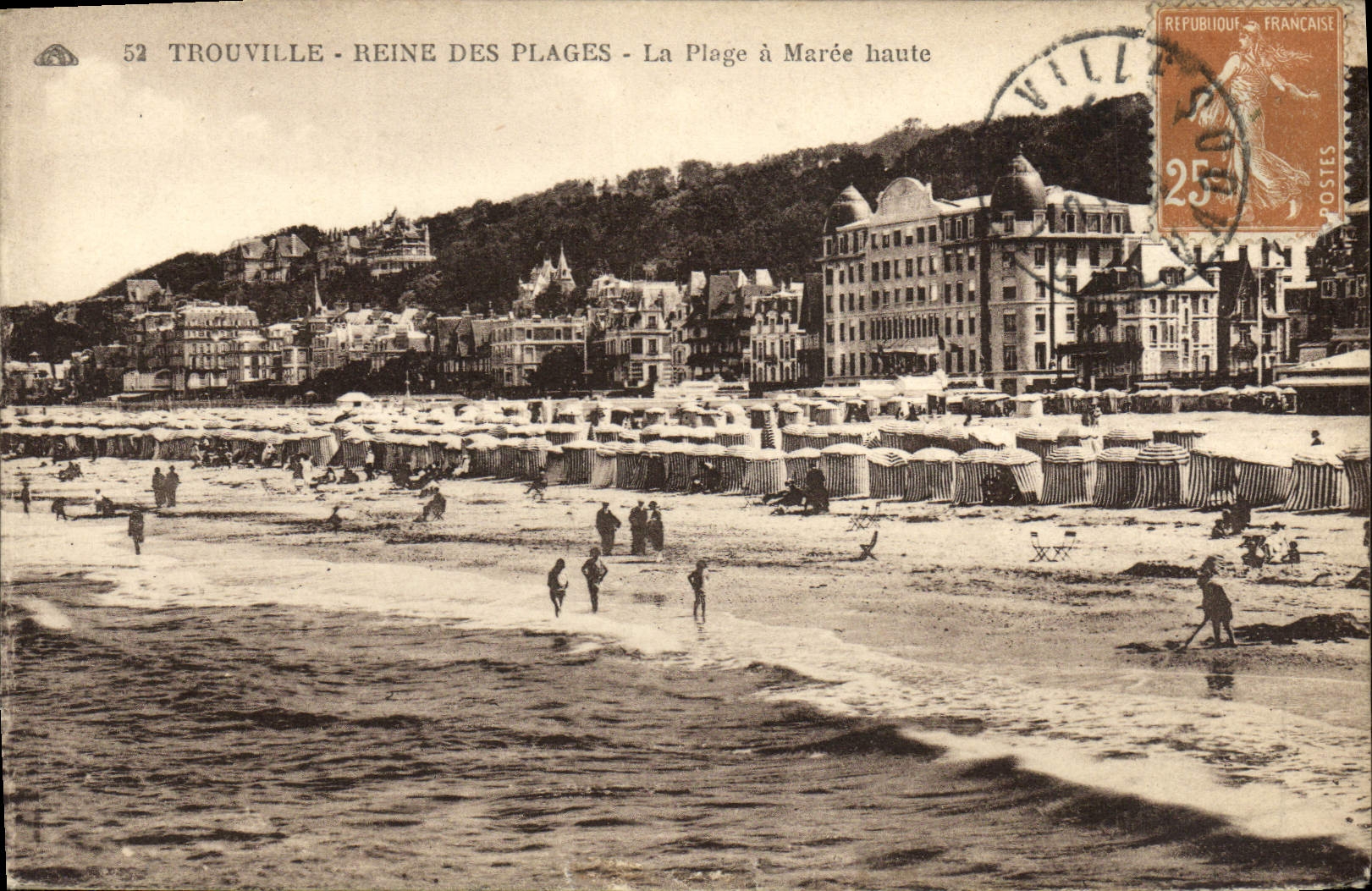 CPA Trouville reine des plage la plage a maree haute