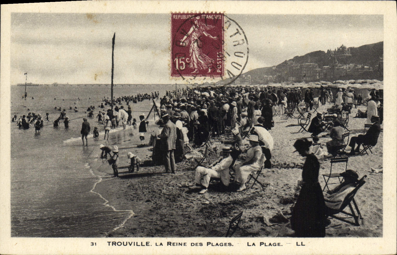 CPA Trouville la reine des plages la plage