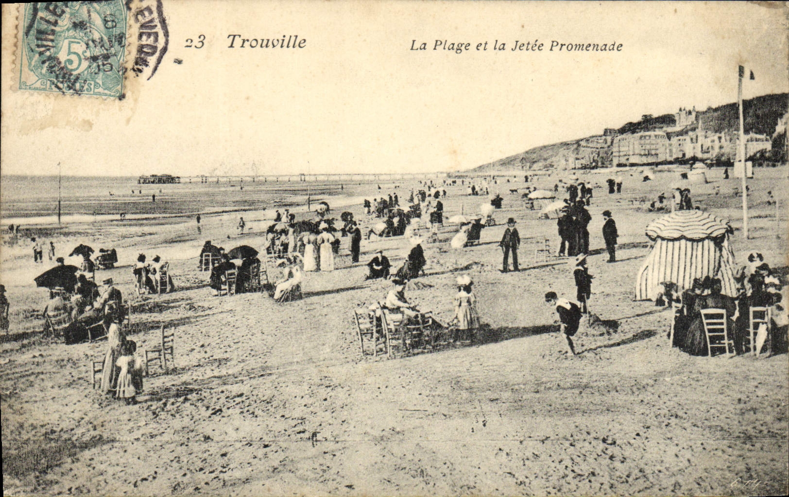 CPA Trouville la plage et la jetee promenade