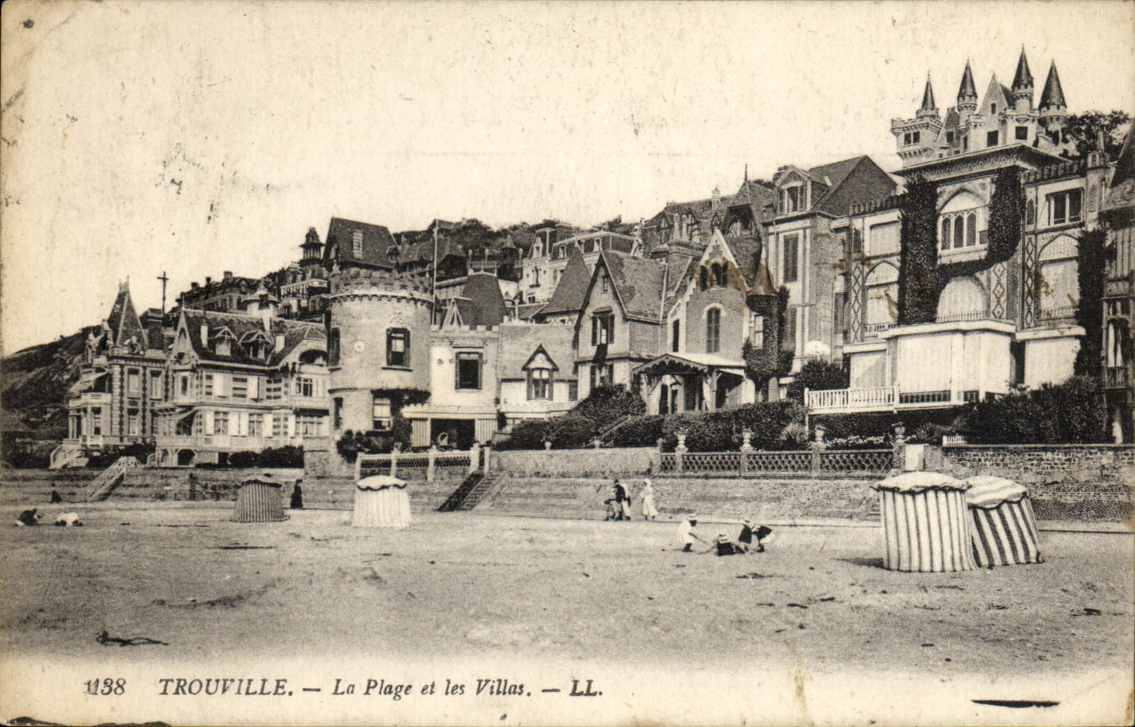 CPA Trouville La plage et les villas