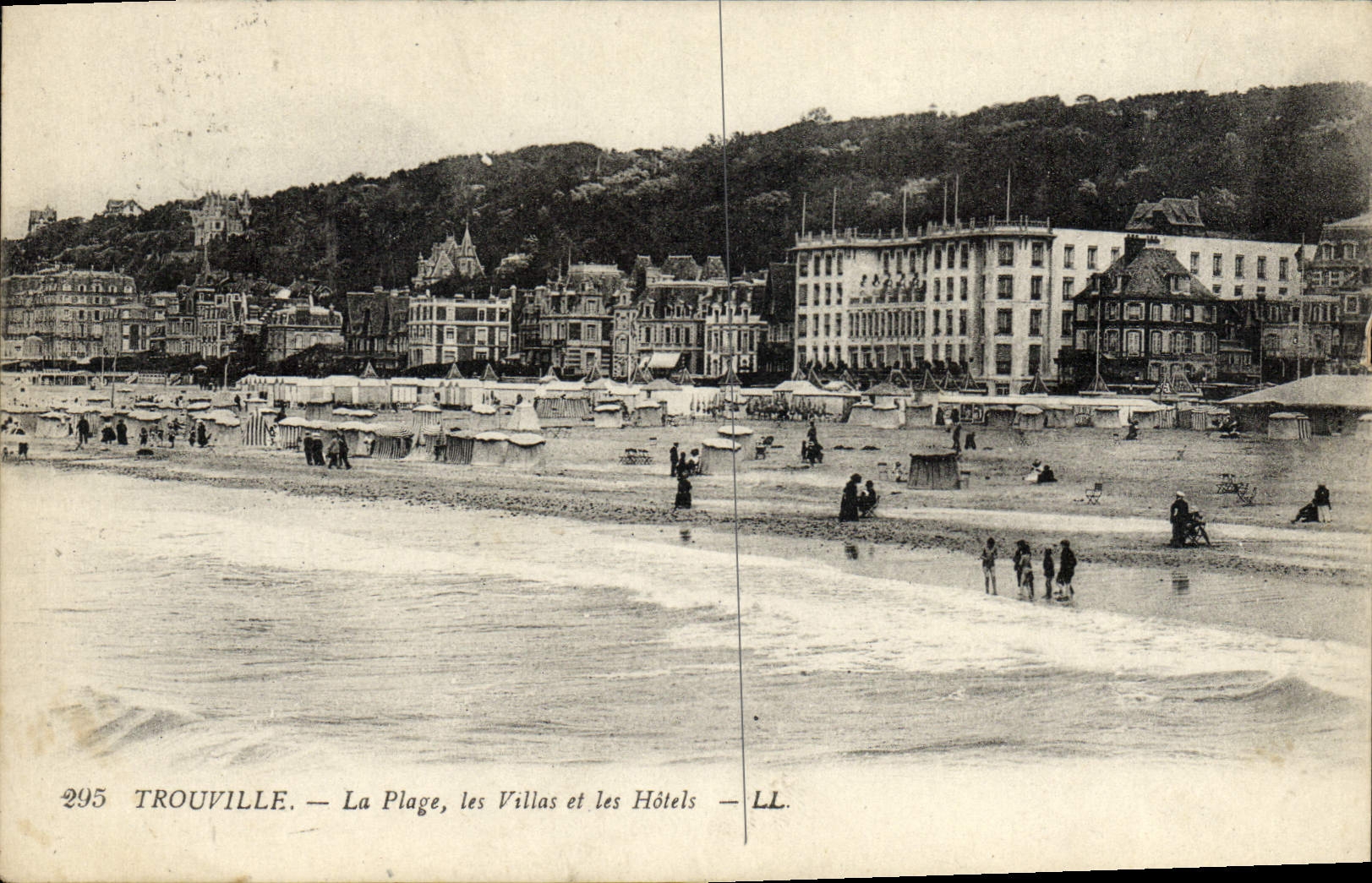 VINTAGE POSTCARD Trouville the beach villas and hotels