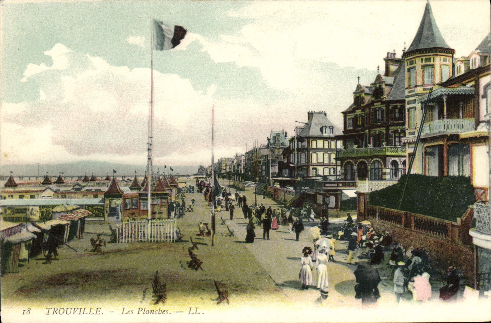 CPA Trouville Les planches