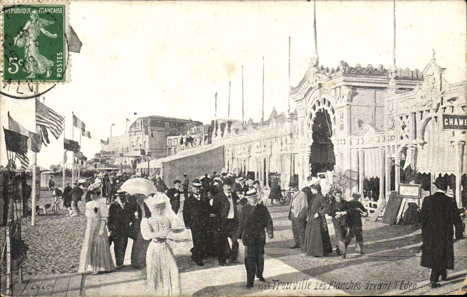 VINTAGE POSTCARD Trouville boards in front of the Eden