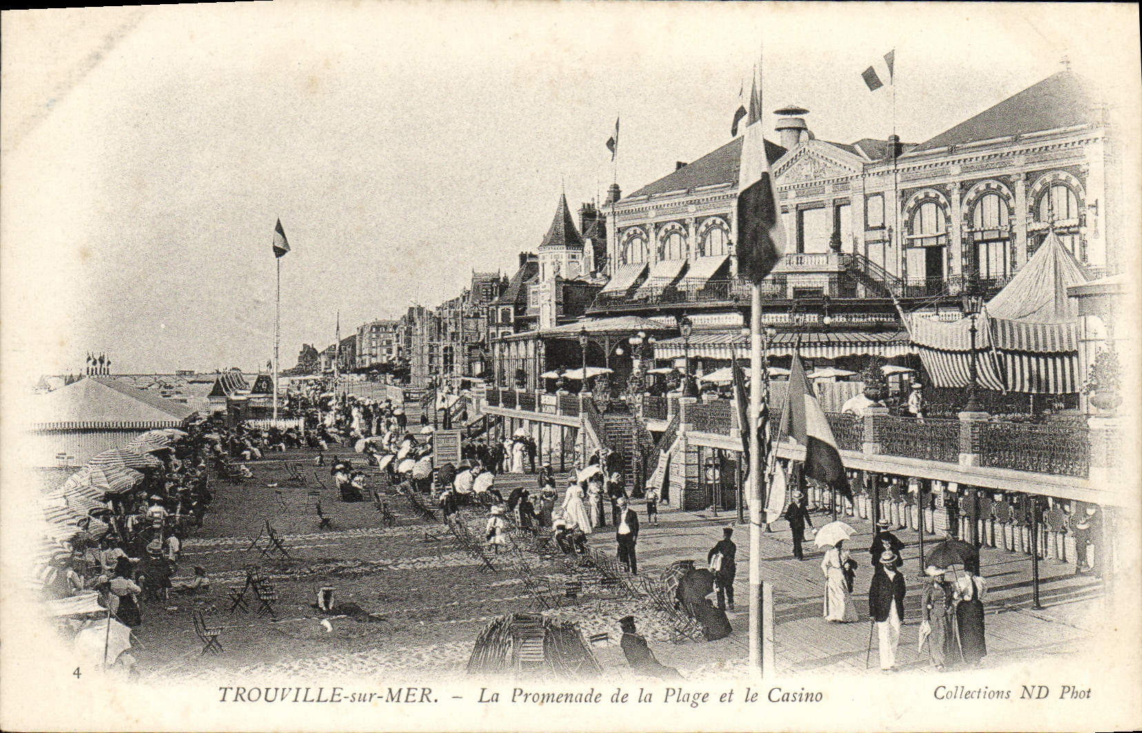 VINTAGE POSTCARD Trouville the walk of laplage and the casino