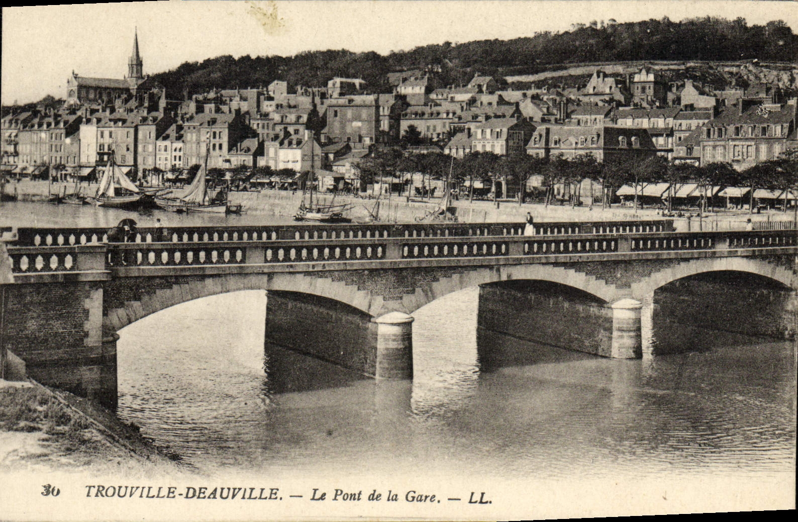 VINTAGE POSTCARD Trouville Deauville the bridge of the station