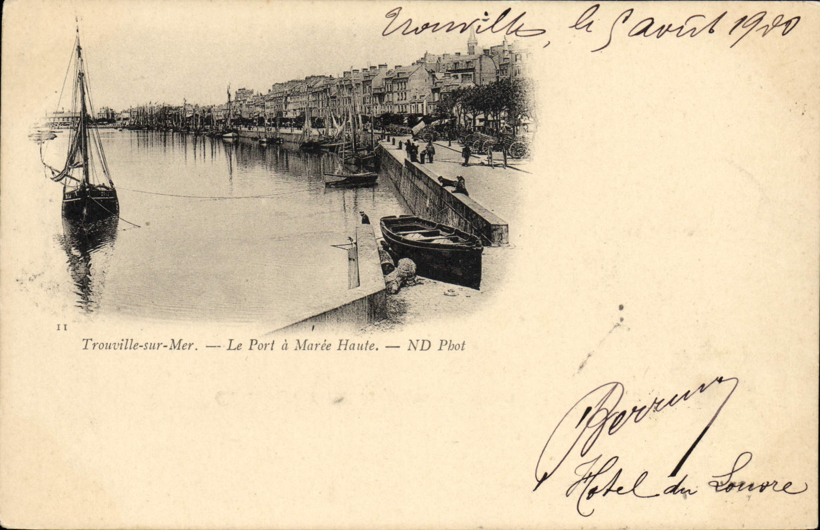 VINTAGE POSTCARD Trouville the port has high tide Boat