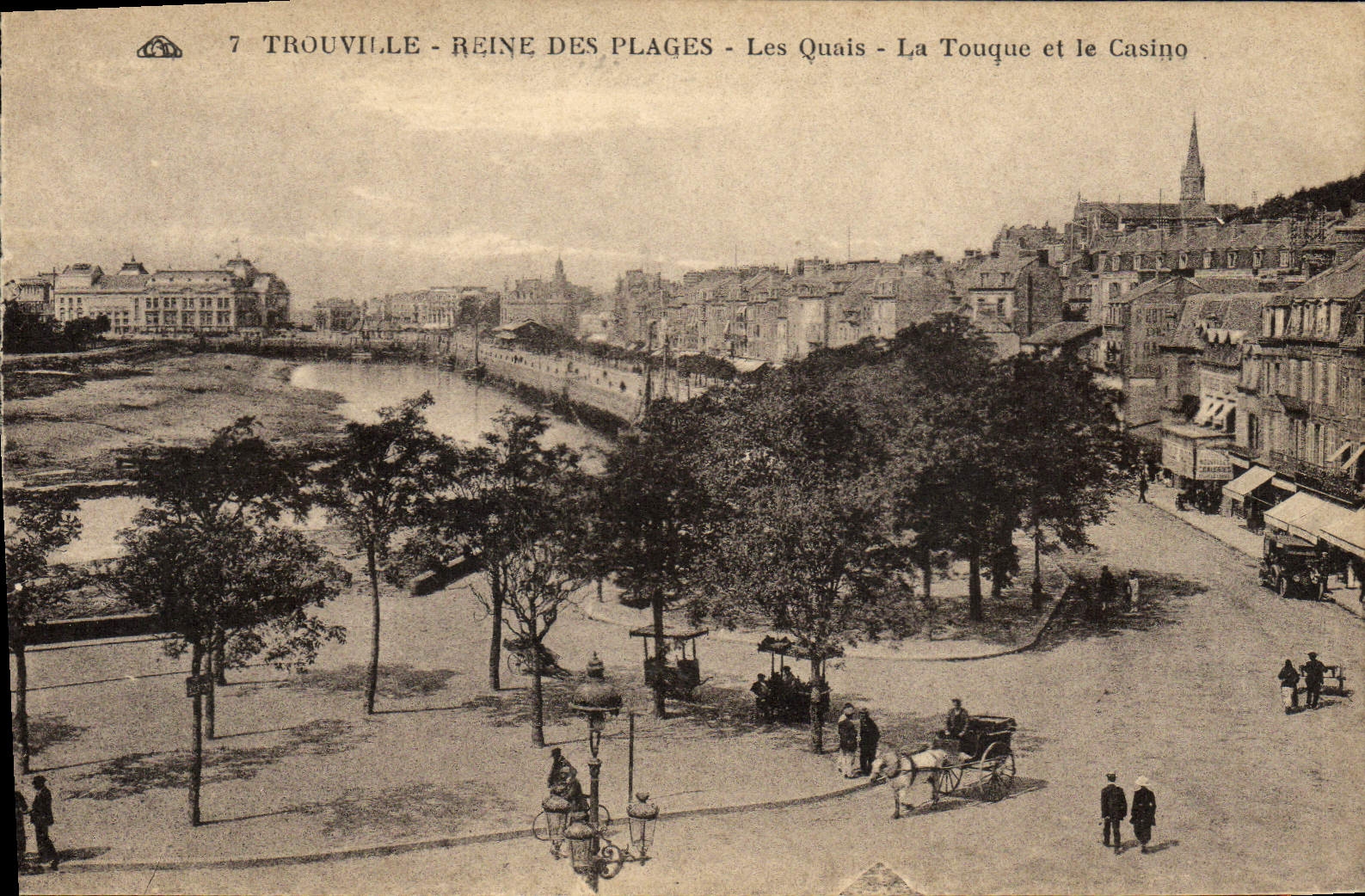 CPA Trouville Reine des plages les quais la touque et le casino