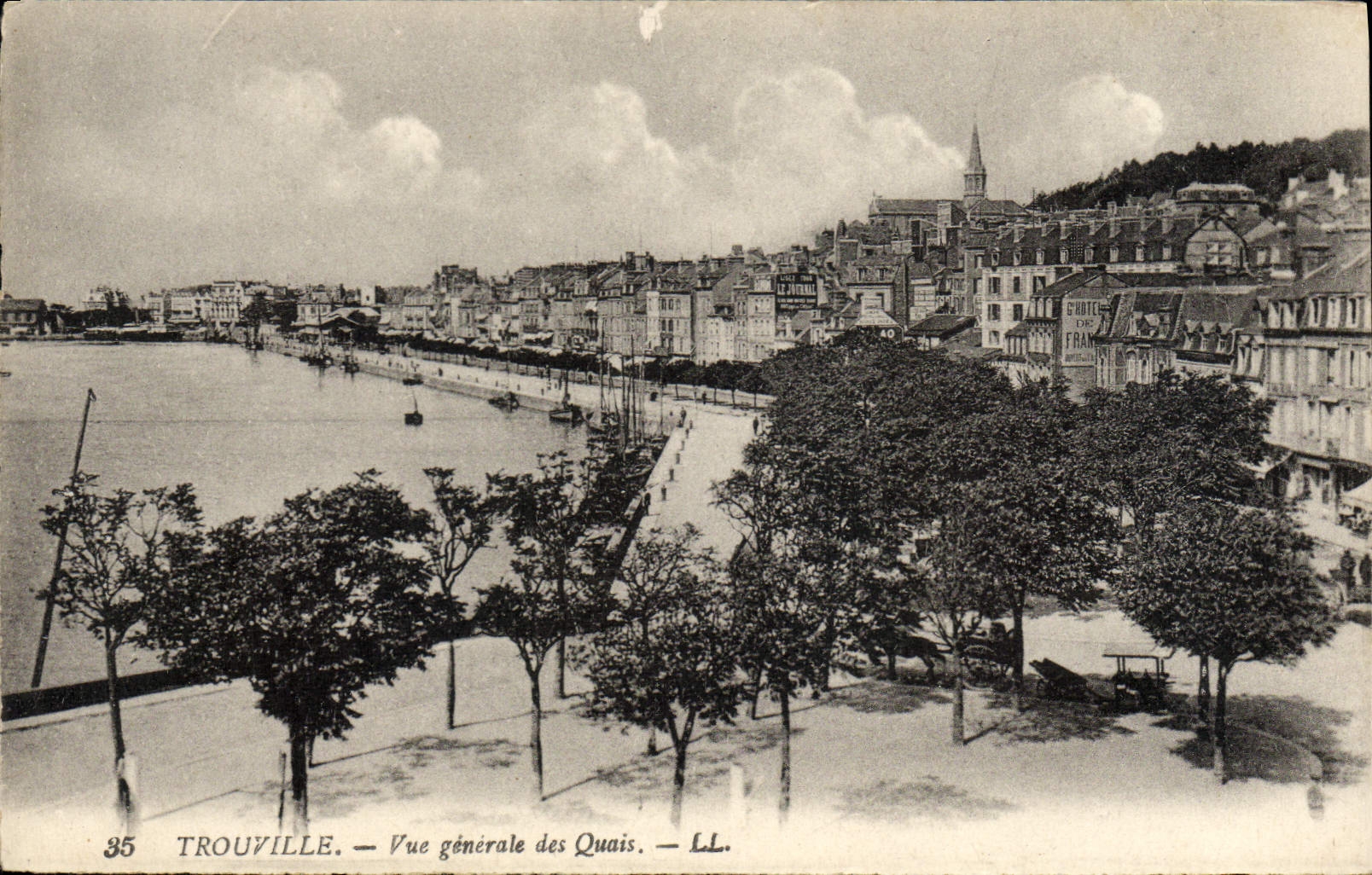 VINTAGE POSTCARD Trouville View of the quays