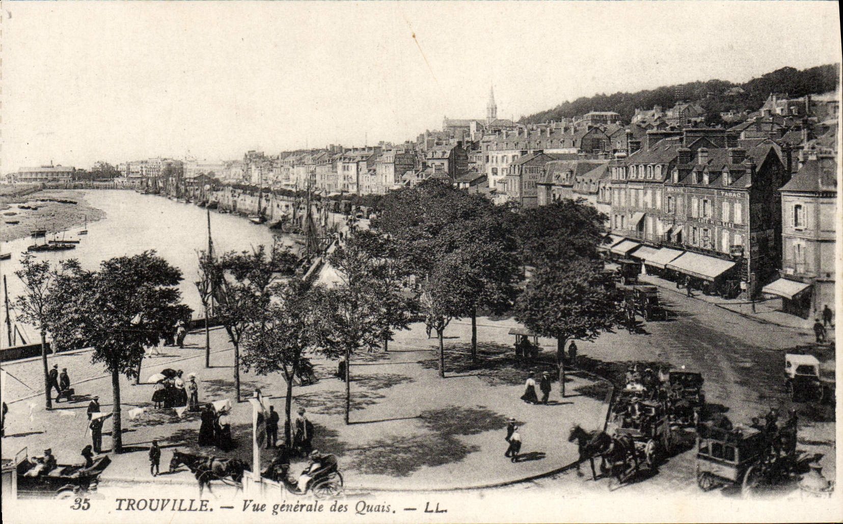 CPA Trouville Vue generale des quais