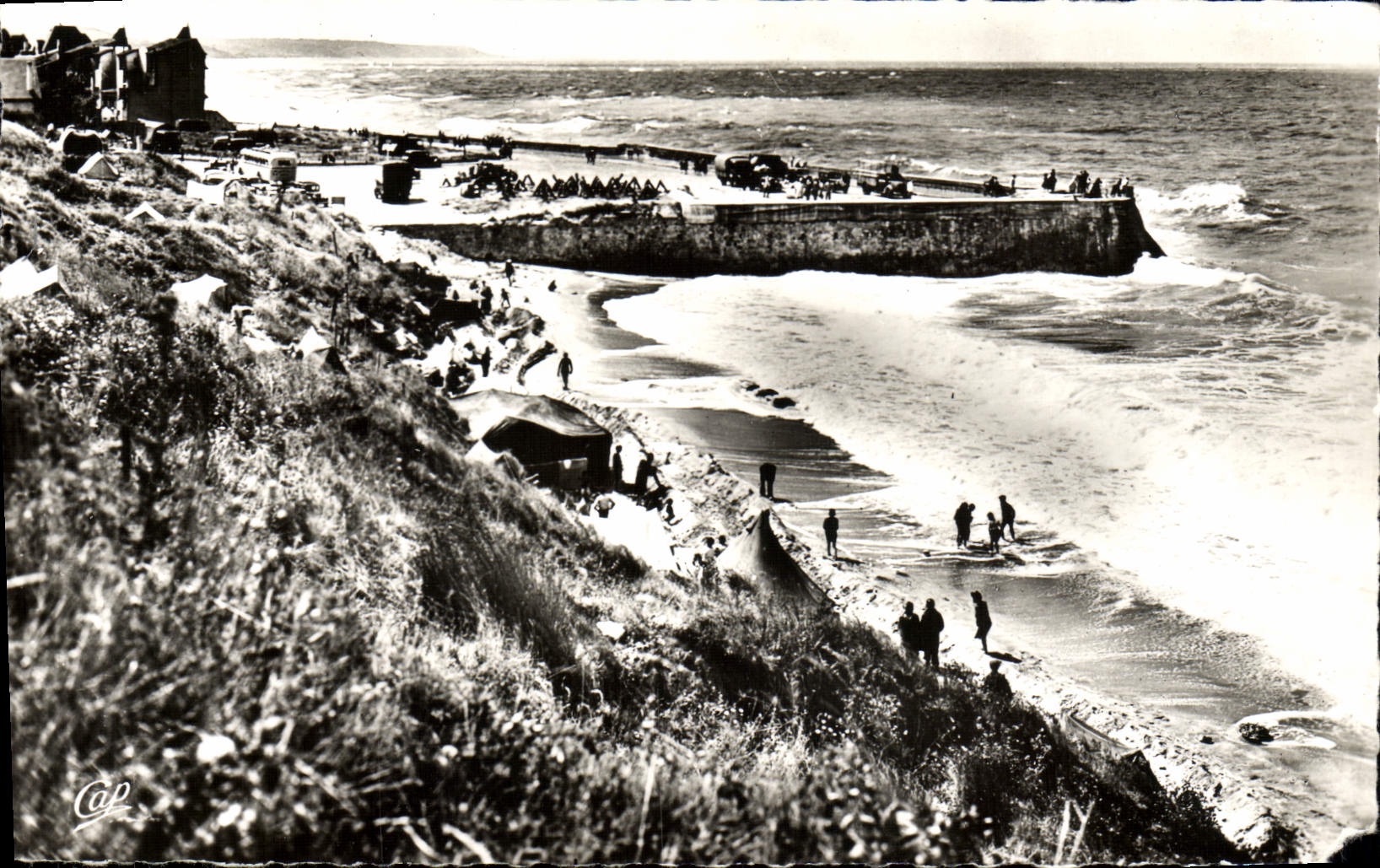 MODERN CARD Trouville Effects of waves to the esplanade of the black rocks