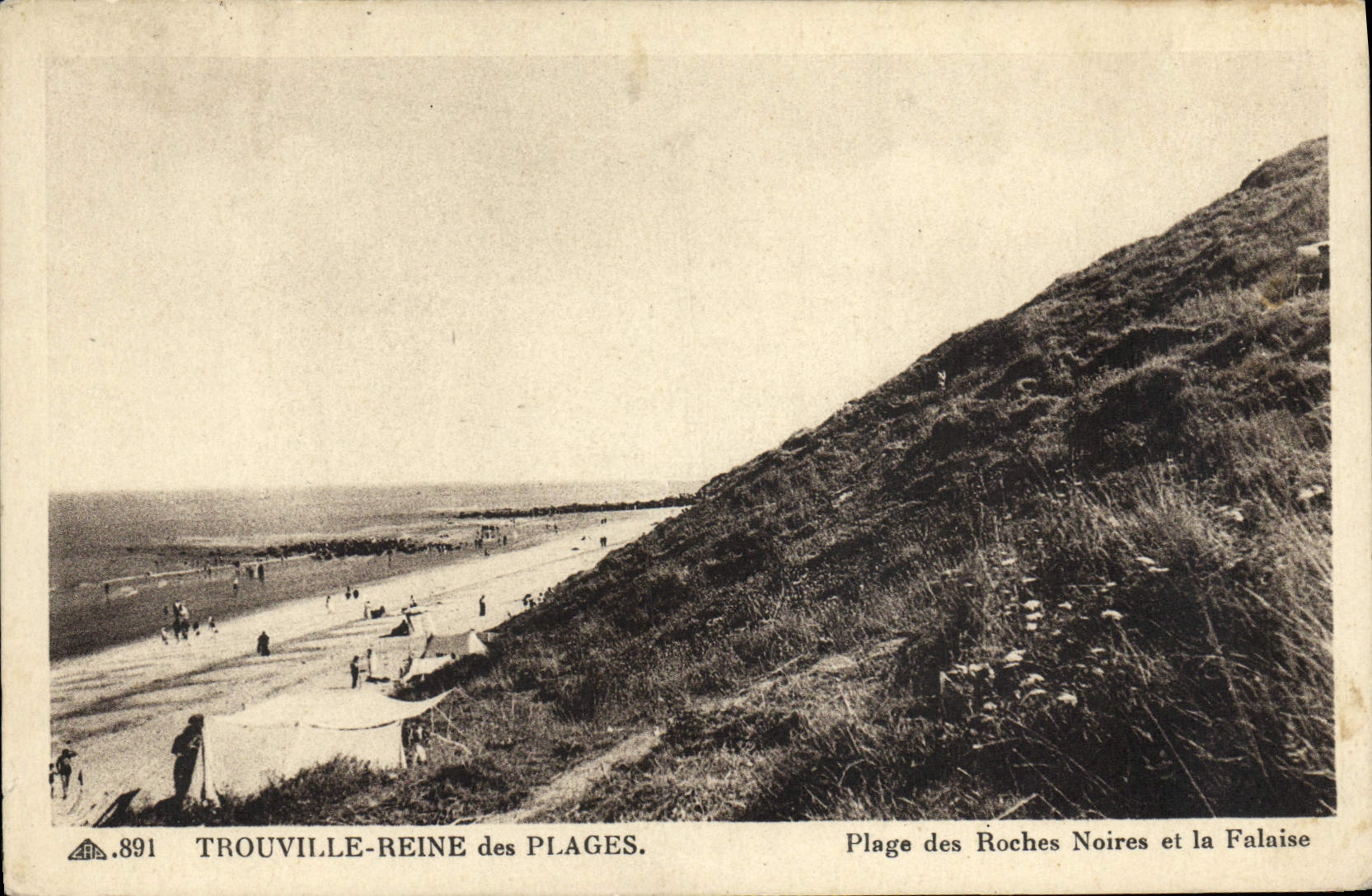 VINTAGE POSTCARD Trouville Queen of the beaches beach of the black rocks and cliff