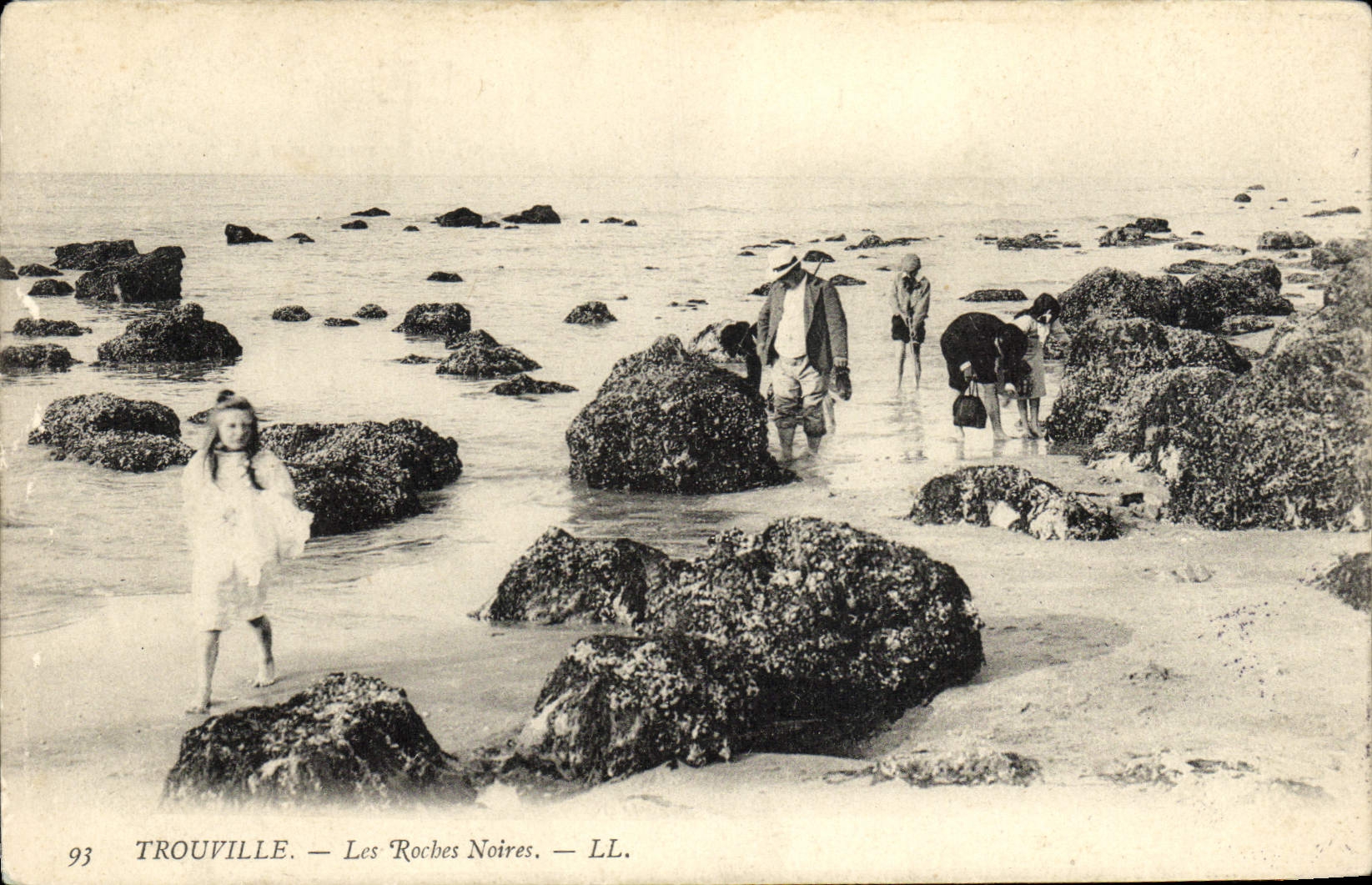 CPA Trouville Les roches noires