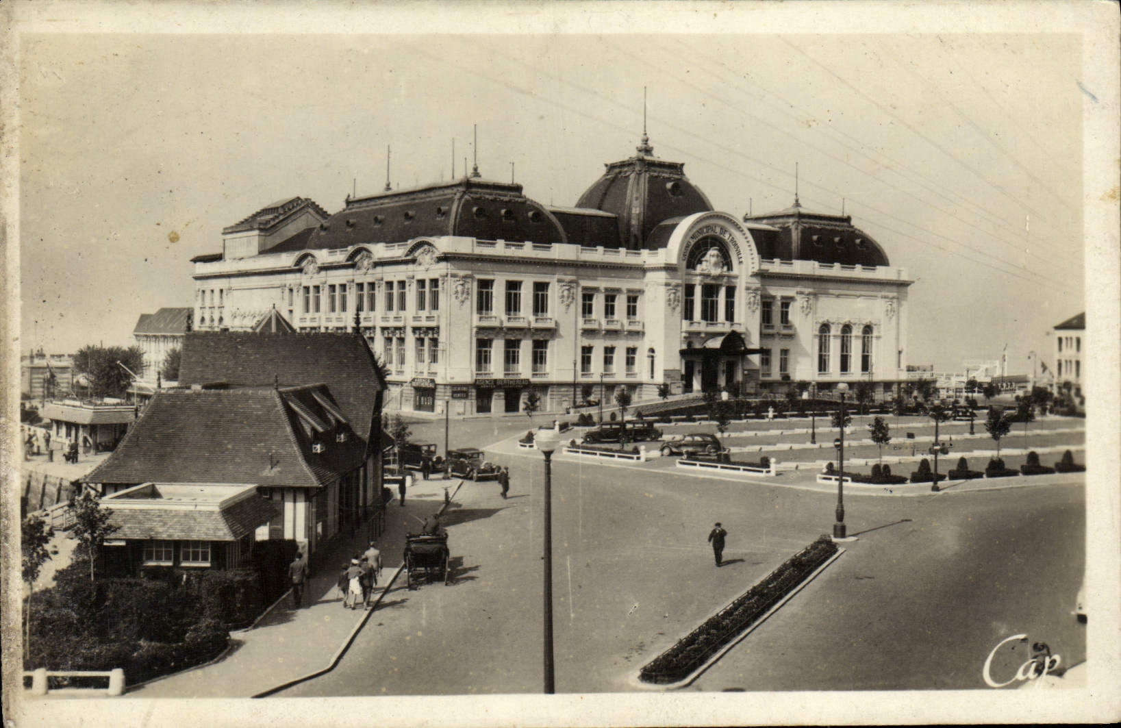 VINTAGE POSTCARD Trouville Reine of the beaches places of the Foch marshal